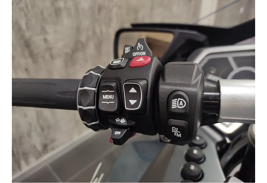 BMW Motorrad R 1300 RT 1300 см³ (145 л.с.) (145) 1300 Зеленый в АВИЛОН. Слайд №11