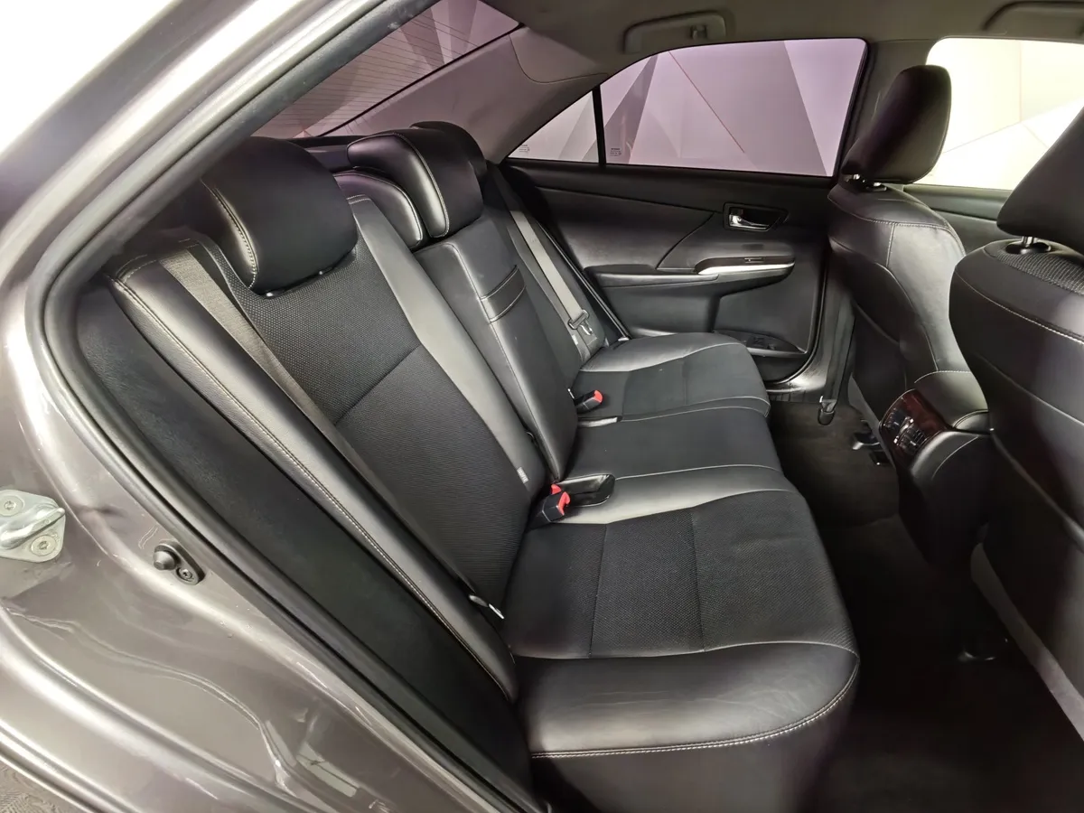 Toyota Camry 2.5 AT (181 л.с.) Стандарт Серый в АВИЛОН. Слайд №16