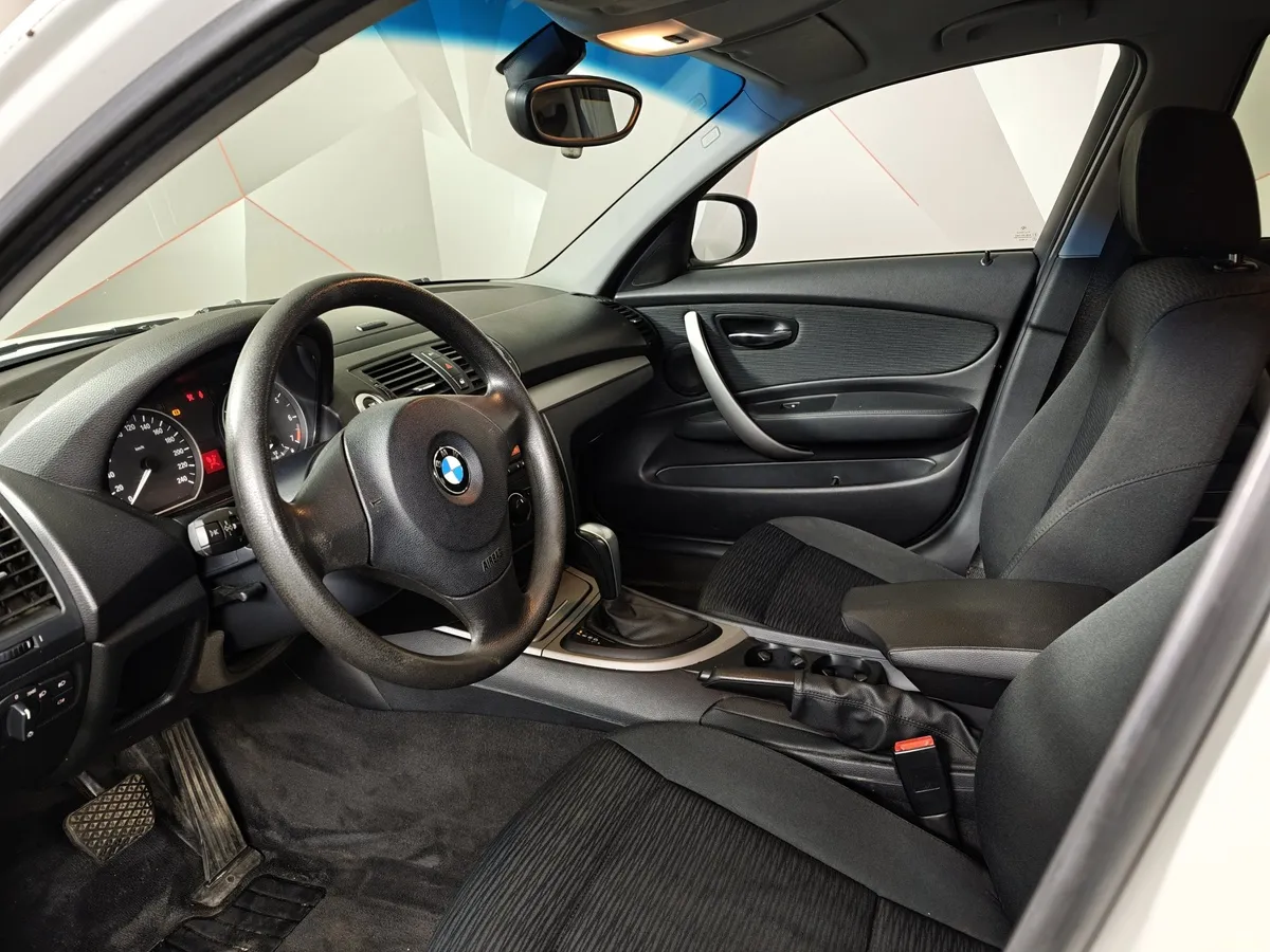 BMW 1 серия 118i AT (136 л.с.) Белый в АВИЛОН. Слайд №12