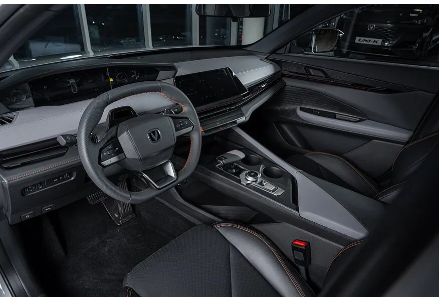 Changan UNI-V 1.5 AMT (181 л.с.) Tech Серый в АВИЛОН. Слайд №5