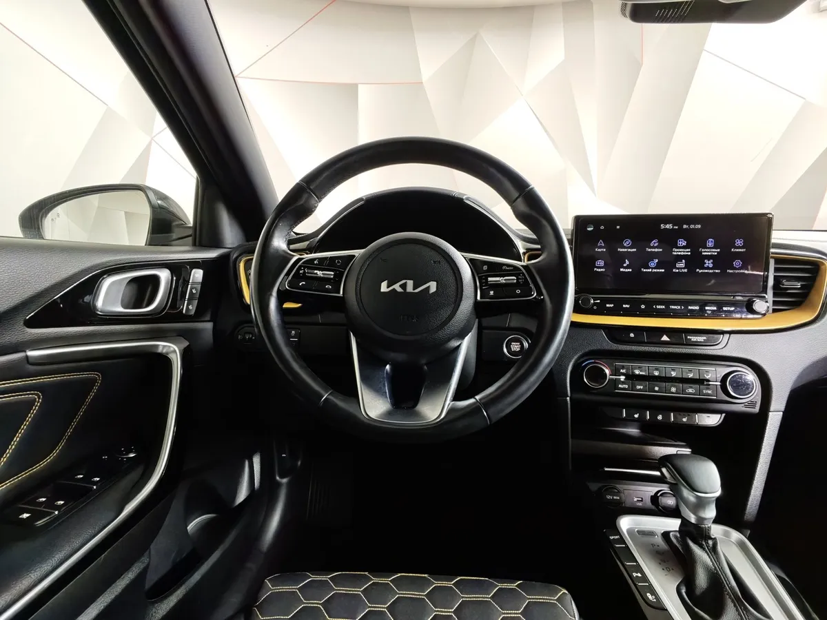 Kia XCeed 1.4 T-GDI (140 л.c.) Premium Plus Белый в АВИЛОН. Слайд №19
