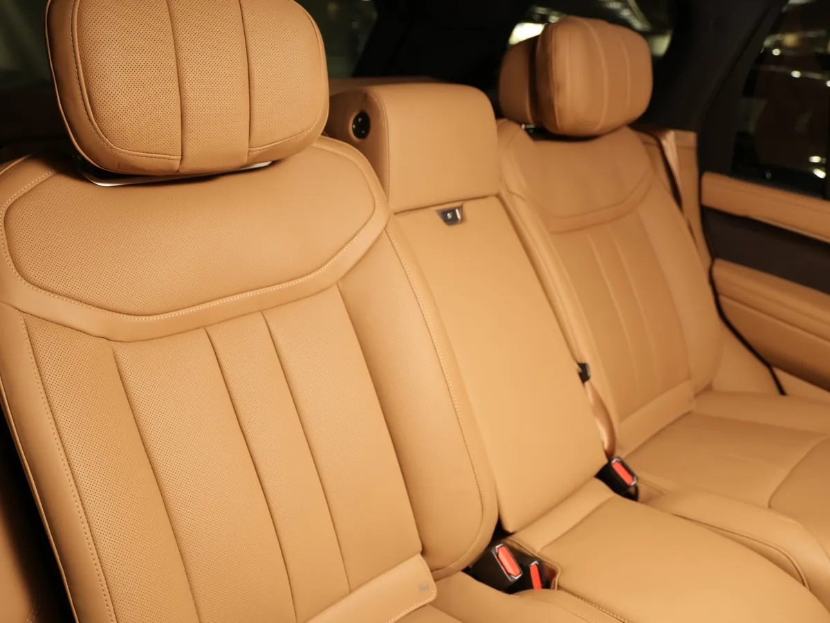 Land Rover Range Rover 4.4 P530 V8 LWB AT AWD (530 л.с.) Autobiography Черный в АВИЛОН. Слайд №13