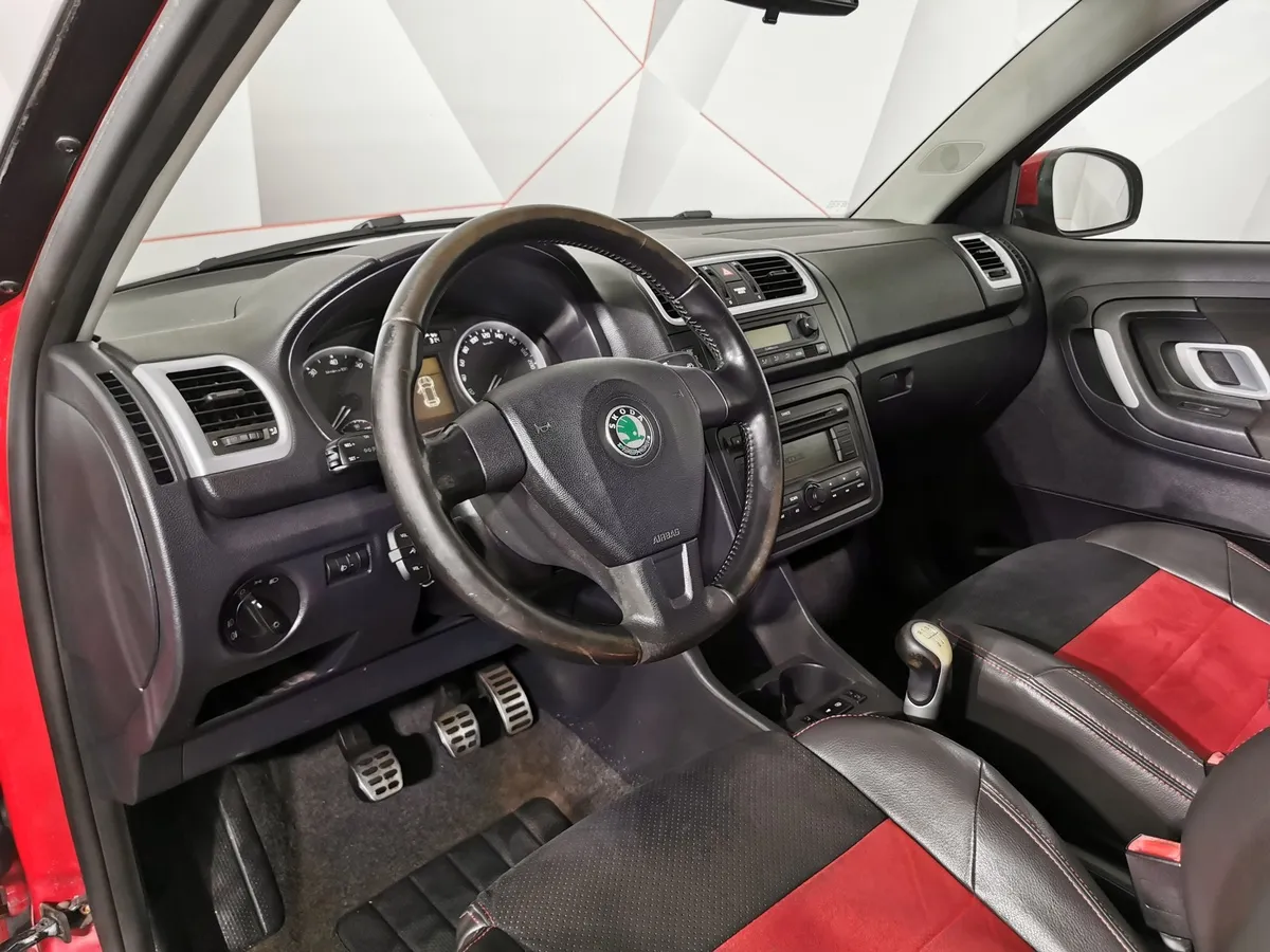 Skoda Fabia 1.6 MT (105 л.с.) Ambiente Красный в АВИЛОН. Слайд №18