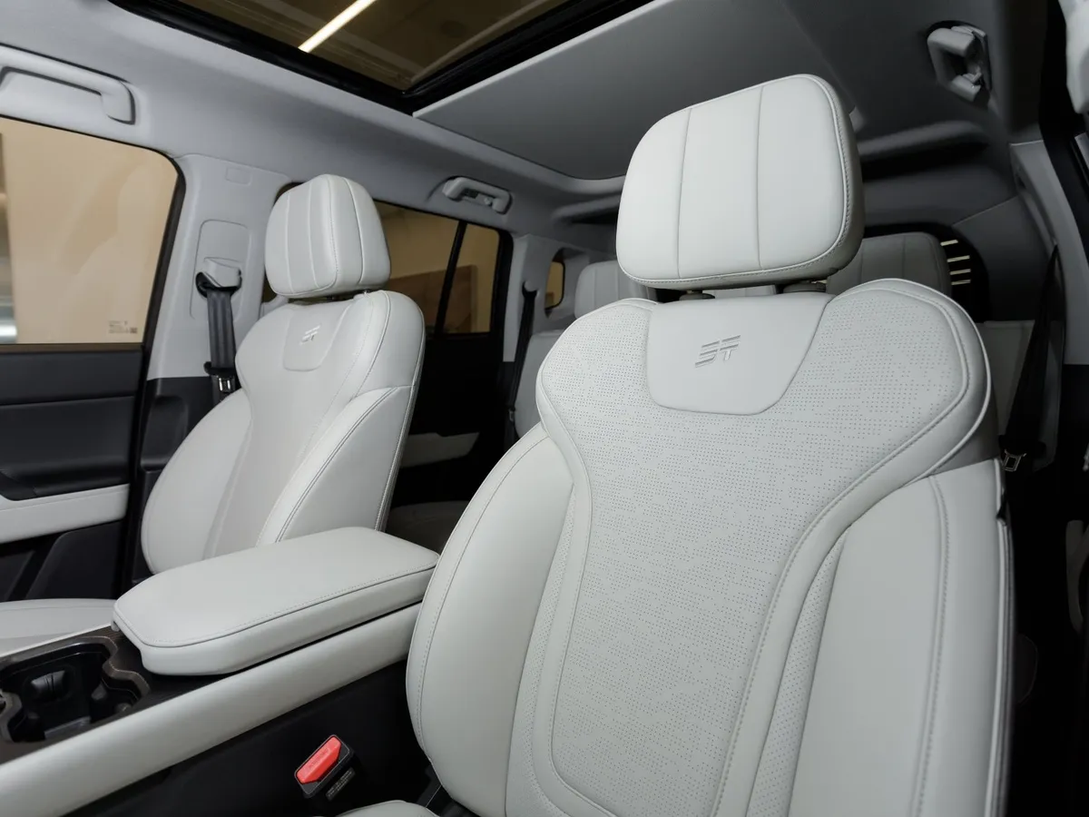 JETOUR T1 2.0T AT 4WD (245 л.с.) Лимитированная серия Черный в АВИЛОН. Слайд №10