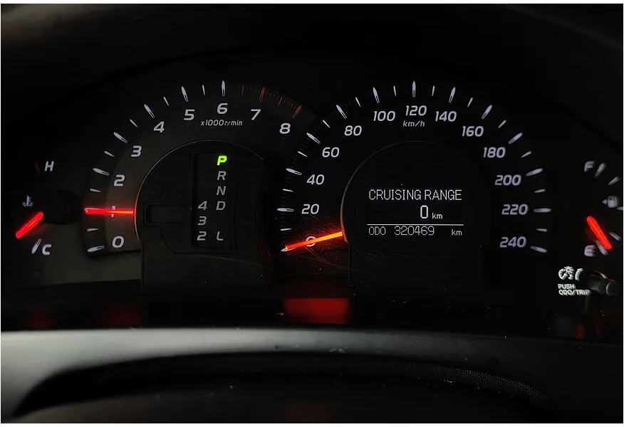 Toyota Camry 2.4 VVT-i AT (167 л.с.) Серебристый в АВИЛОН. Слайд №16