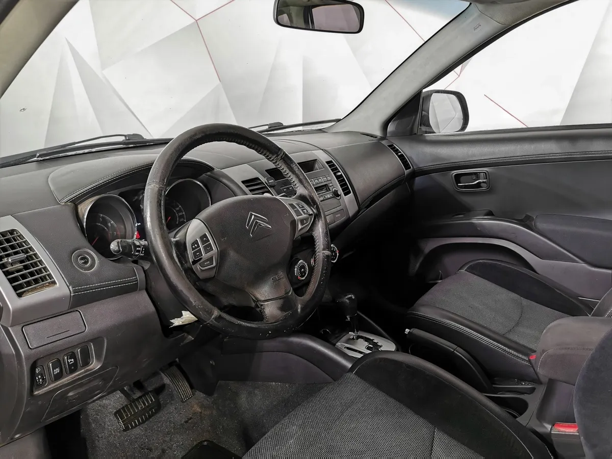 Citroen C-Crosser 2.4 CVT 4WD (170 л.с.) Белый в АВИЛОН. Слайд №17
