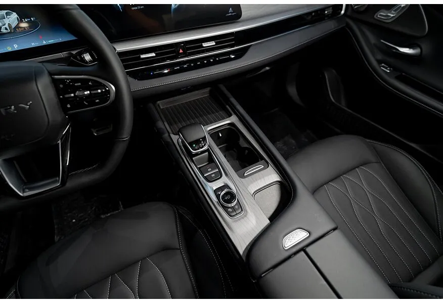 Chery Arrizo 8 1.6T DCT (150 л.с.) Ultra Black Серебристый в АВИЛОН. Слайд №8