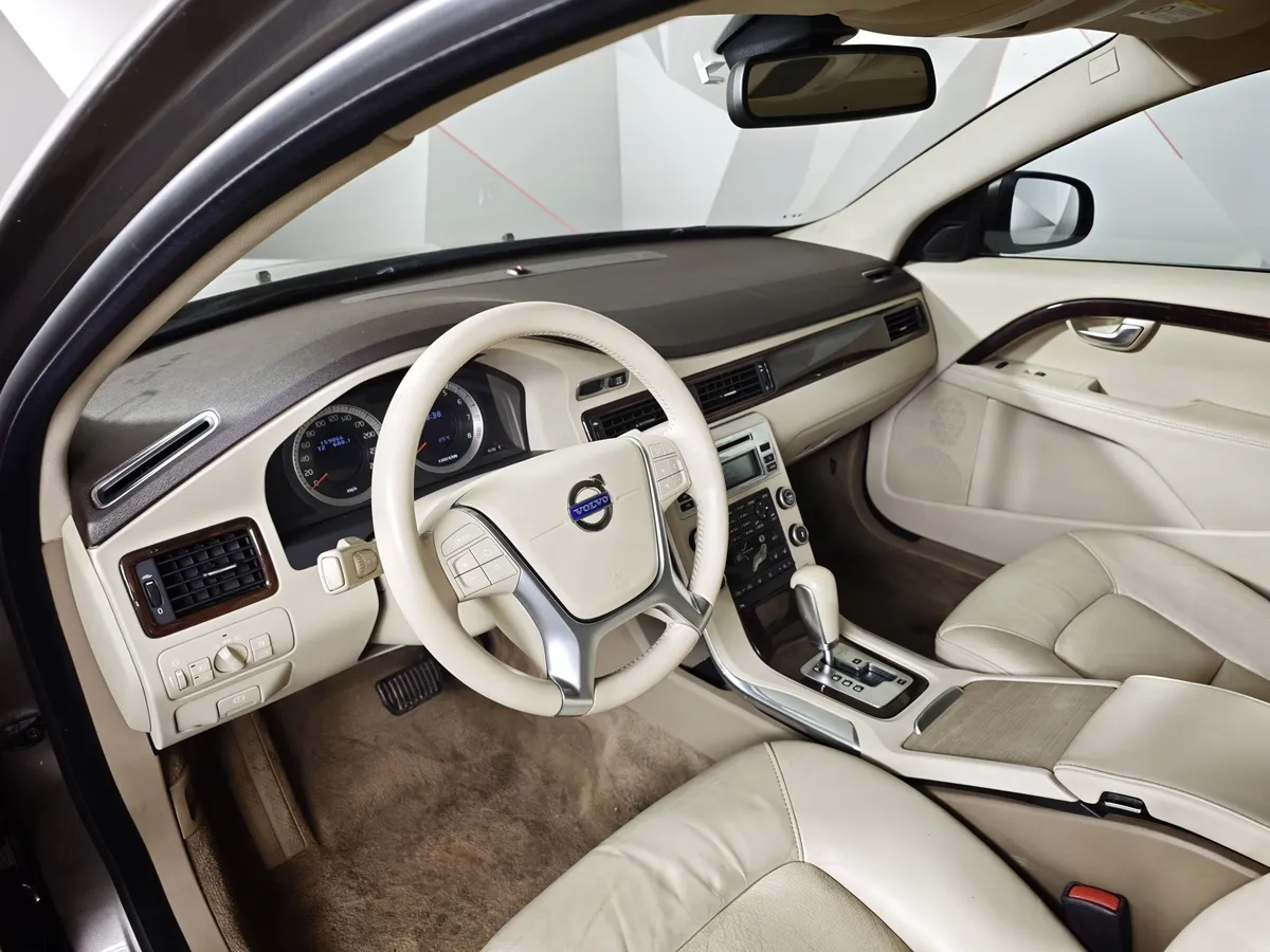 Volvo S80 2.5 Turbo Geartronic (231 л.с.) Коричневый в АВИЛОН. Слайд №18
