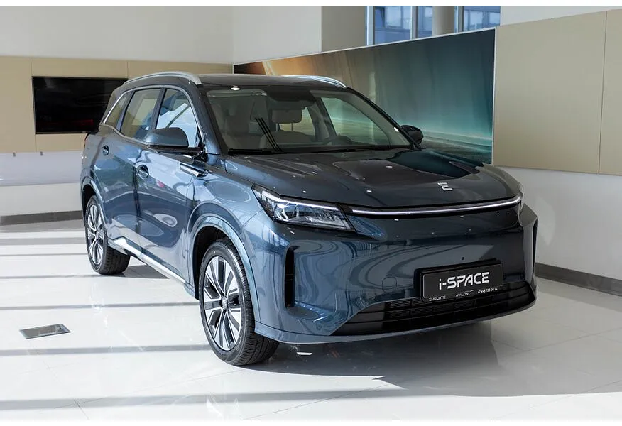 EVOLUTE i-SPACE 1.5 CVT (218 л.с.) (5 мест) Серый в АВИЛОН. Слайд №2