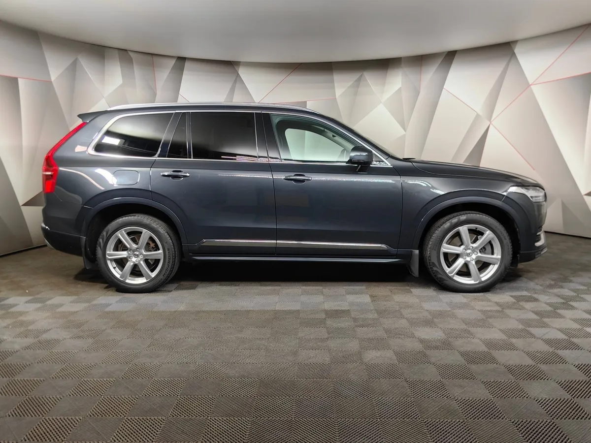 Volvo XC90 2.0 B5 mild hybrid AT AWD (7 мест) (250 л.с.) Ultra Bright Серый в АВИЛОН. Слайд №6