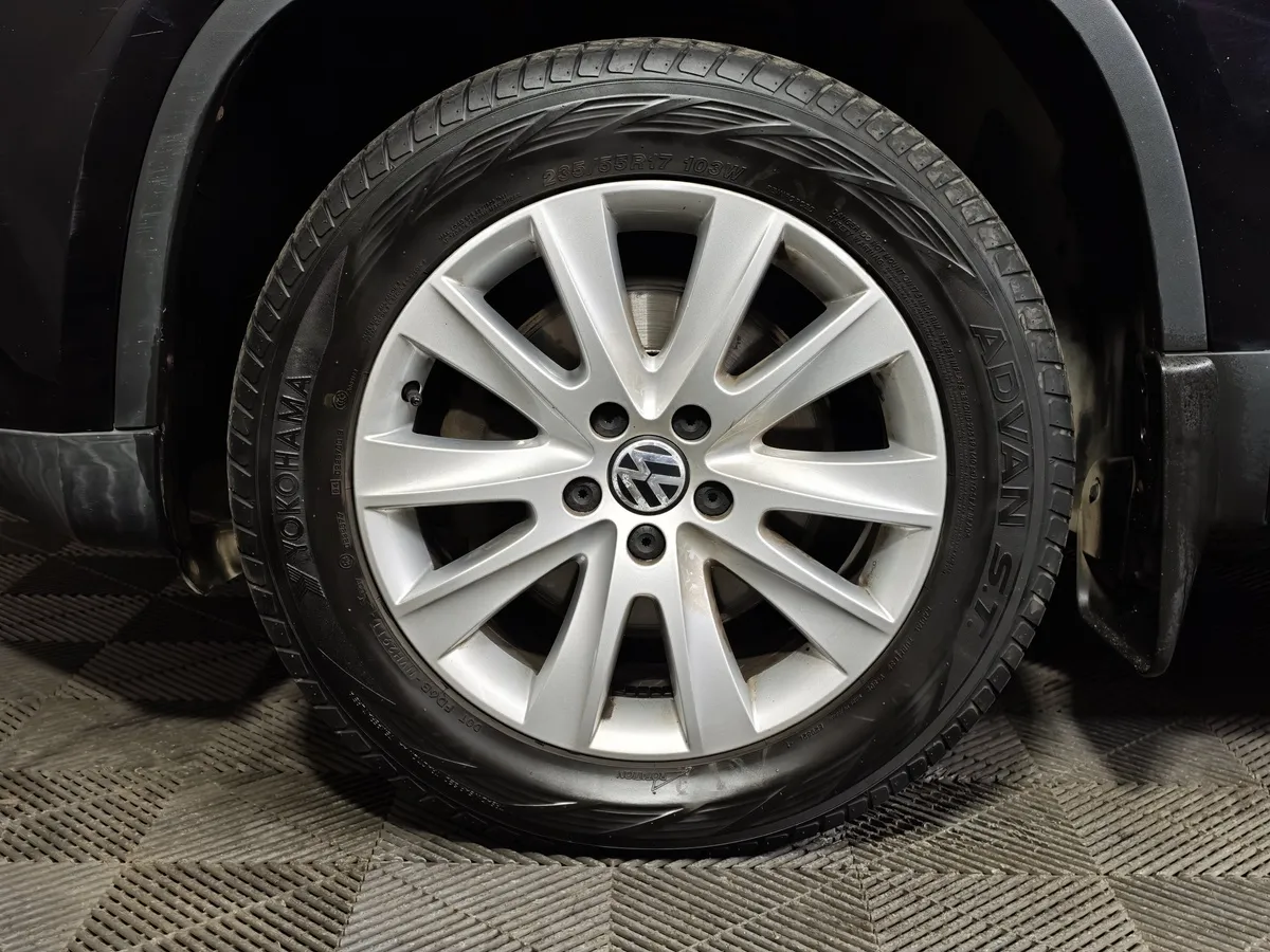 Volkswagen Tiguan 2.0 TSI 4Motion AT (170 л.с.) Track & Field Черный в АВИЛОН. Слайд №9