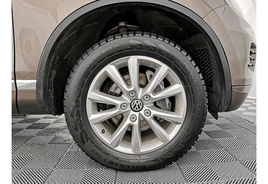 Volkswagen Touareg 3.0 TDI Tiptronic 4Motion (245 л.с.) Коричневый в АВИЛОН. Слайд №9