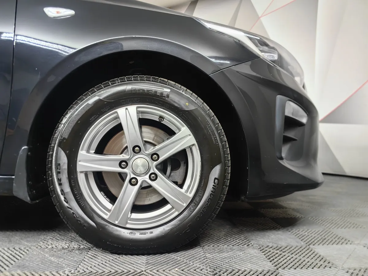 Kia Ceed 1.6 MPI MT (130 л.с.) Comfort Черный в АВИЛОН. Слайд №9