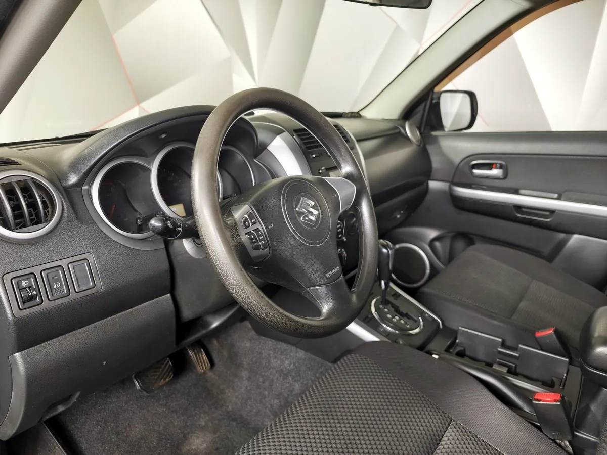 Suzuki Grand Vitara 2.4 AT AWD (169 л.с.) Серебристый в АВИЛОН. Слайд №18