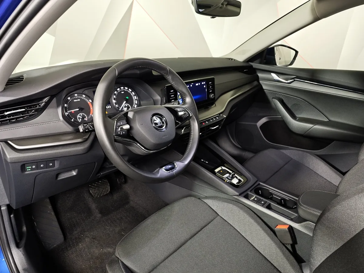 Skoda Octavia 1.4 AT FWD (150 л.с.) Синий в АВИЛОН. Слайд №19