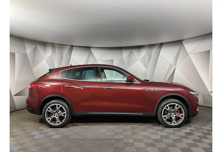Maserati Levante Diesel 3.0 V6 AT (275 л.с.) Красный в АВИЛОН. Слайд №6