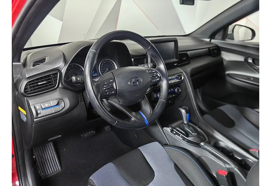 Hyundai Veloster 1.4 АMT FWD (140 л.с.) в АВИЛОН. Слайд №12