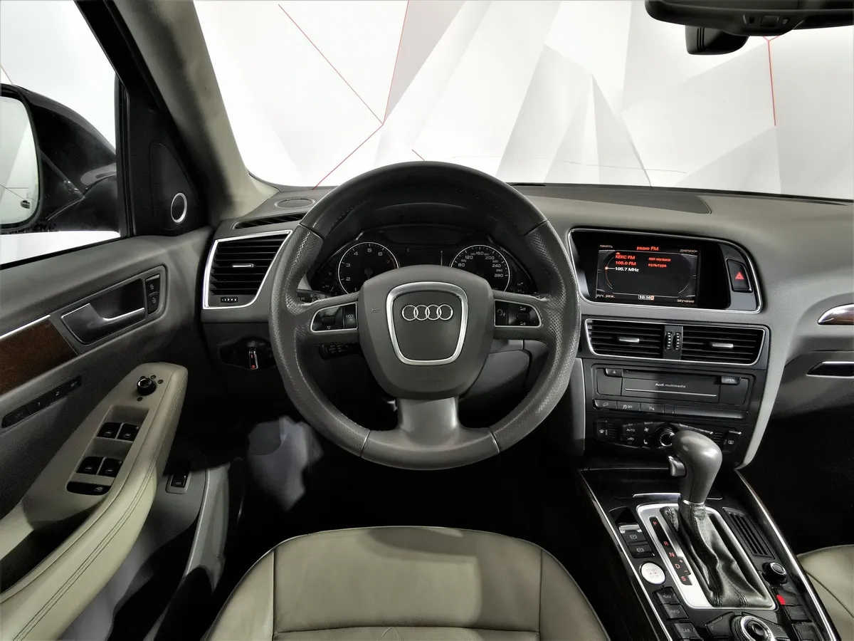 Audi Q5 2.0 TFSI tiptronic quattro (211 л.с.) Коричневый в АВИЛОН. Слайд №19