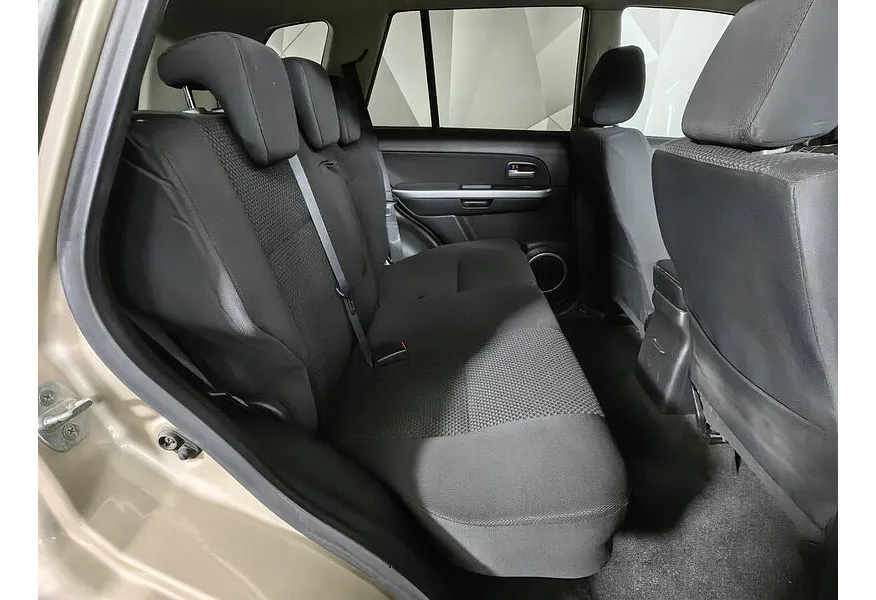 Suzuki Grand Vitara 2.4 MT AWD (169 л.с.) Бежевый в АВИЛОН. Слайд №13
