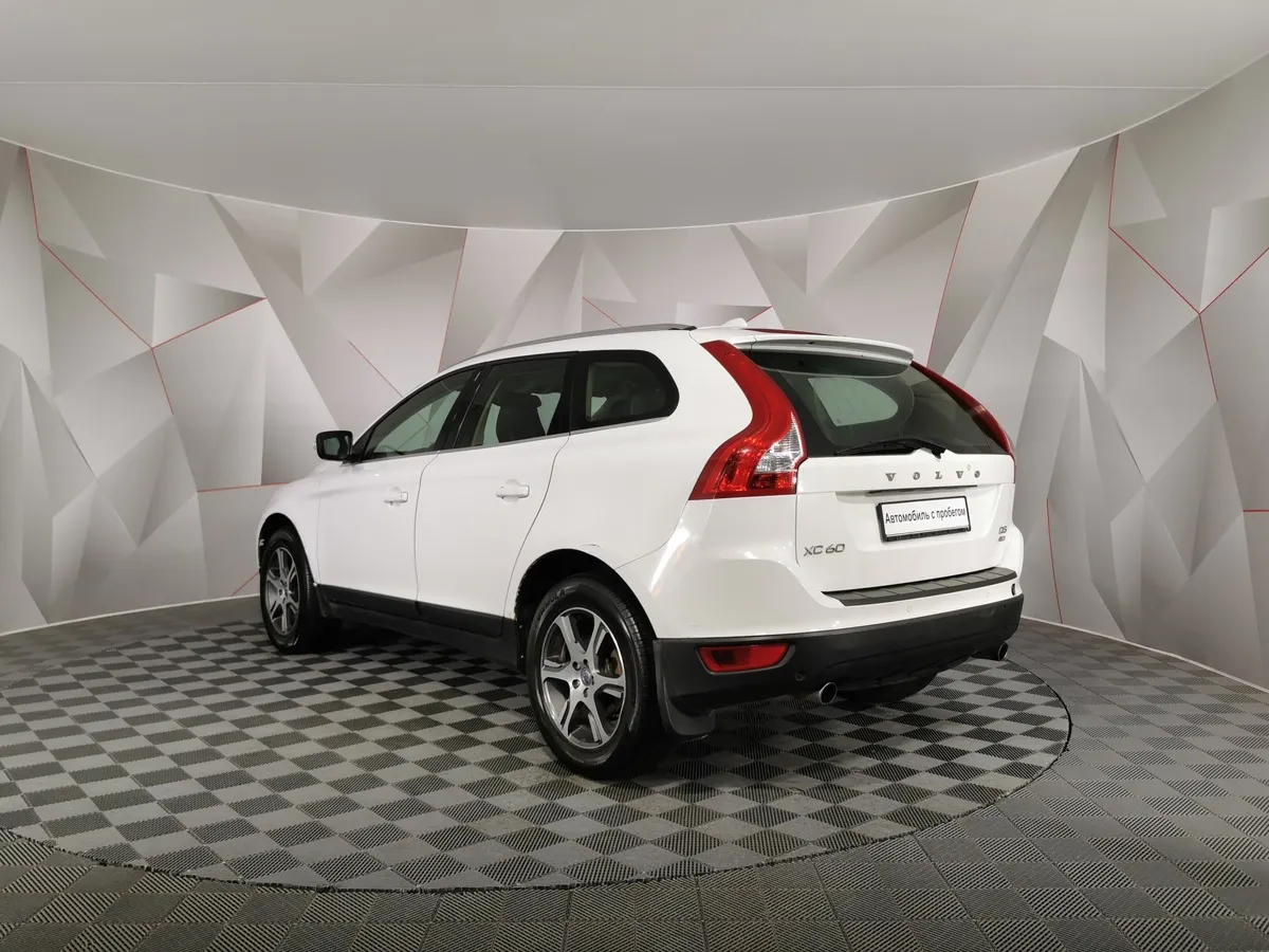 Volvo XC60 2.4 D5 Geartronic AWD (215 л.с.) Белый в АВИЛОН. Слайд №4