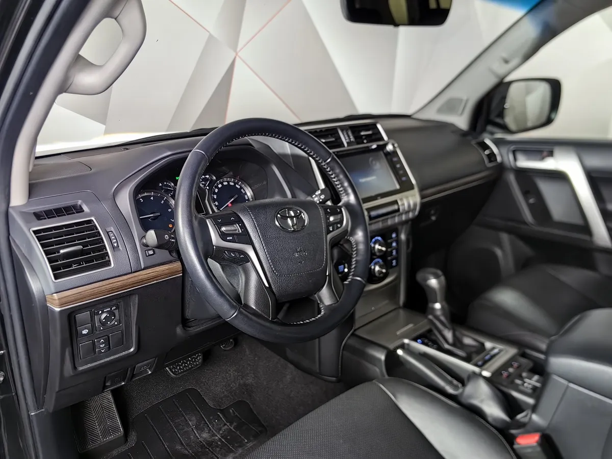 Toyota Land Cruiser Prado 4.0 AT AWD (249 л.с.) Черный в АВИЛОН. Слайд №19