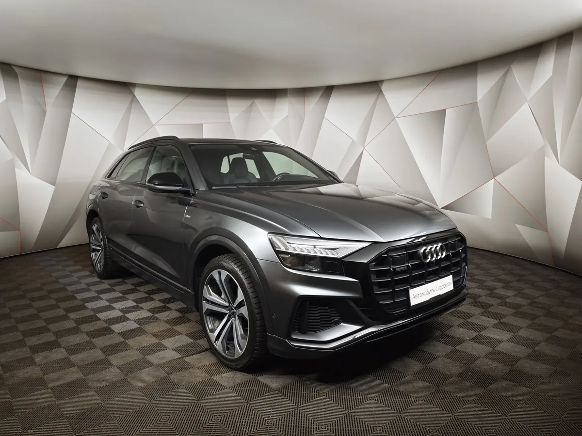 Audi Q8 55 TFSI Tiptronic quattro (340 л.с.) Серый в АВИЛОН. Слайд №3