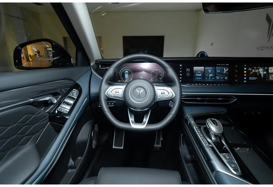 АВИЛОН - Voyah Free EVR Long Range 1.5 AT AWD (489 л.с.) Черный - slide 8