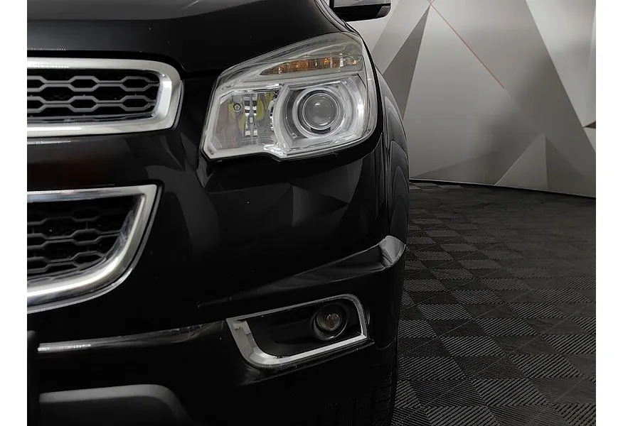 Chevrolet TrailBlazer 2.8 D AT AWD (180 л.с.) LT Черный в АВИЛОН. Слайд №10