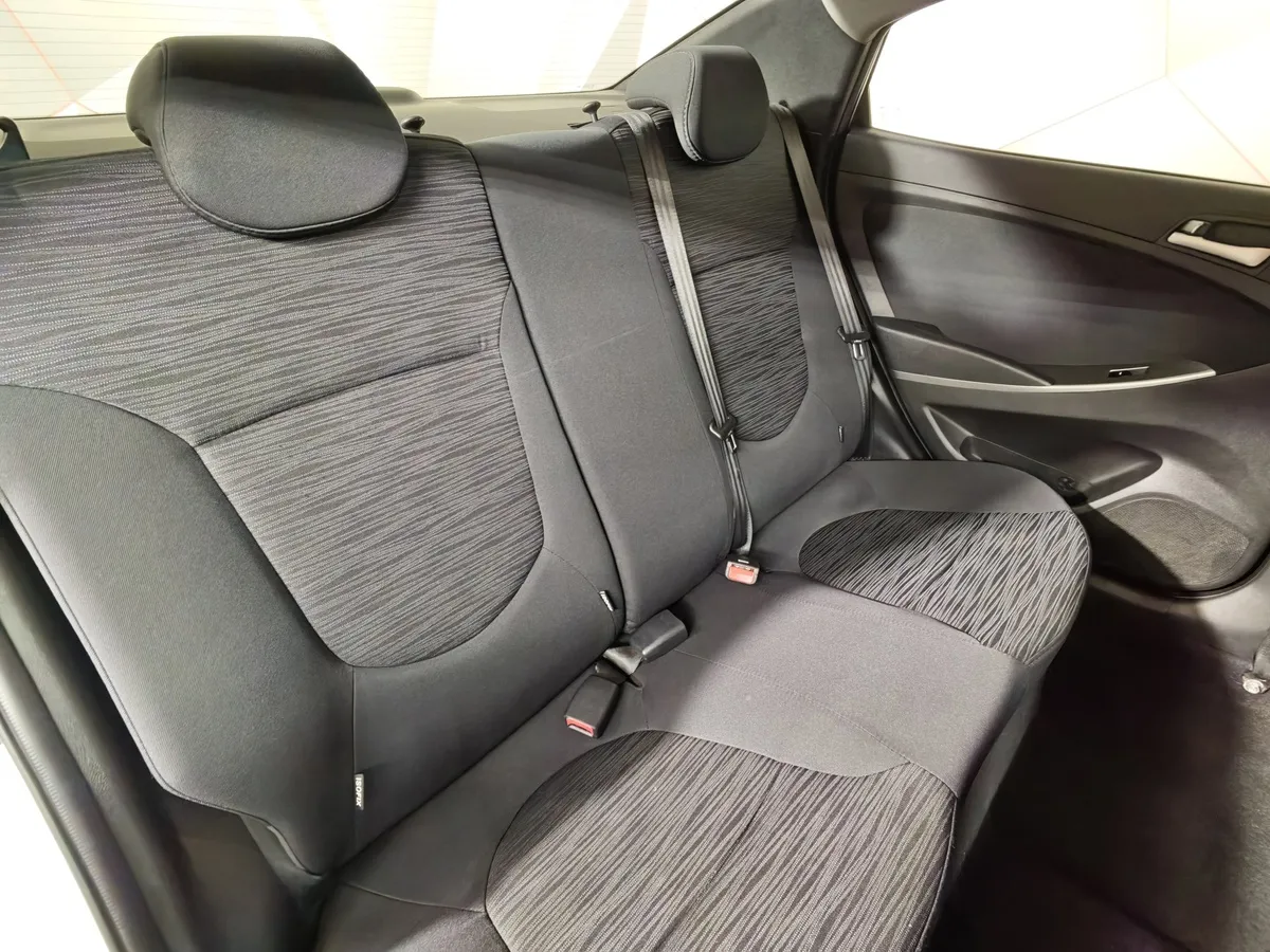 Hyundai Solaris 1.6 MT (123 л.с.) Comfort Белый в АВИЛОН. Слайд №16
