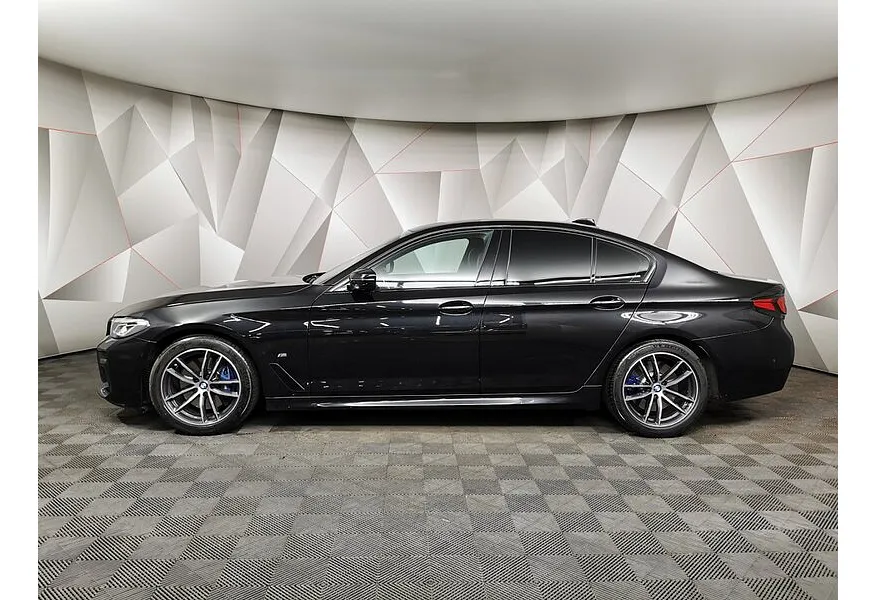 BMW 5 серия 530i xDrive Steptronic (249 л.с.) M Sport Plus Черный в АВИЛОН. Слайд №5