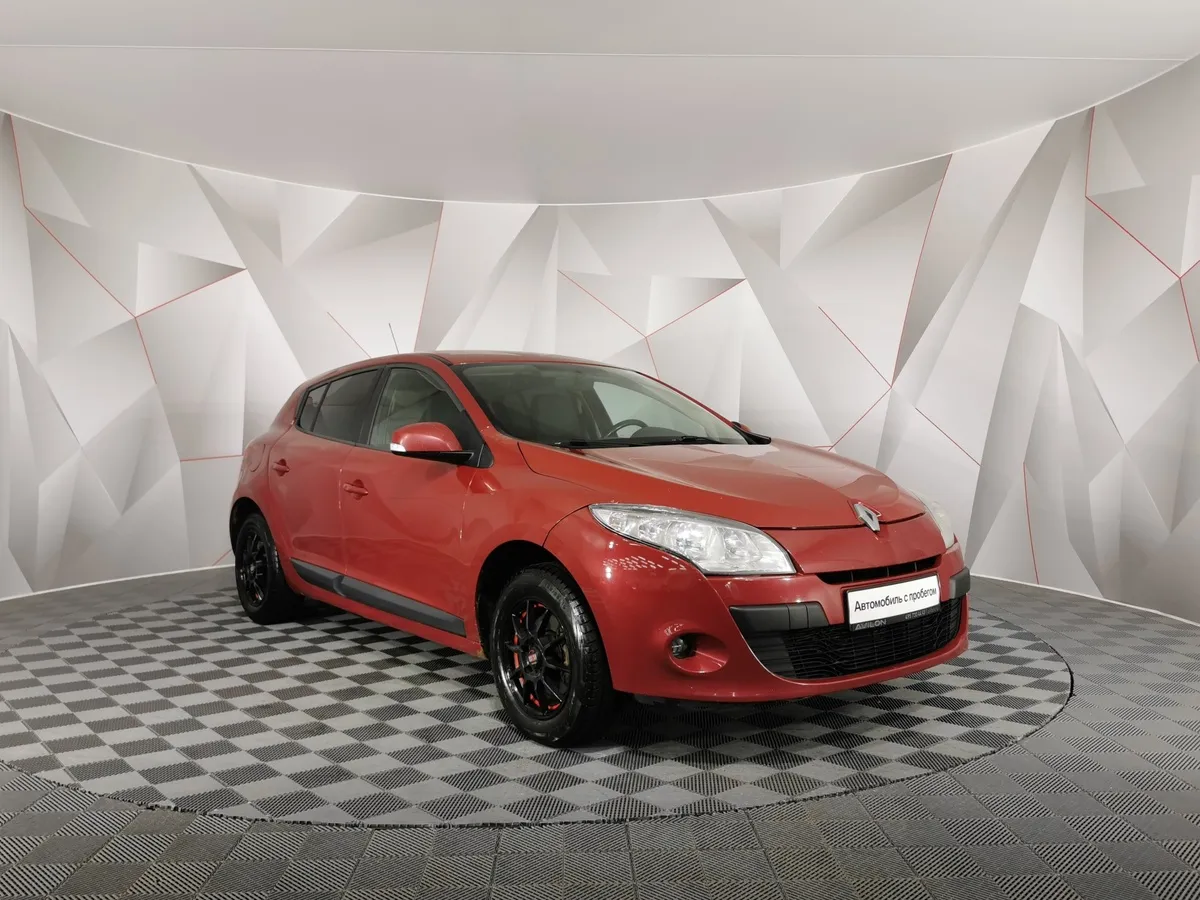 Renault Megane 1.6 MT (106 л.с.) Красный в АВИЛОН. Слайд №3