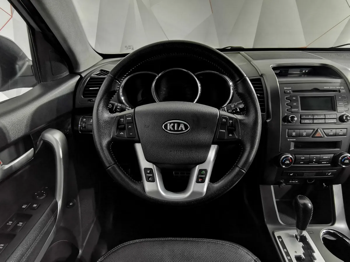 Kia Sorento 2.4 AT 4WD (175 л.с.) Comfort Серебристый в АВИЛОН. Слайд №20