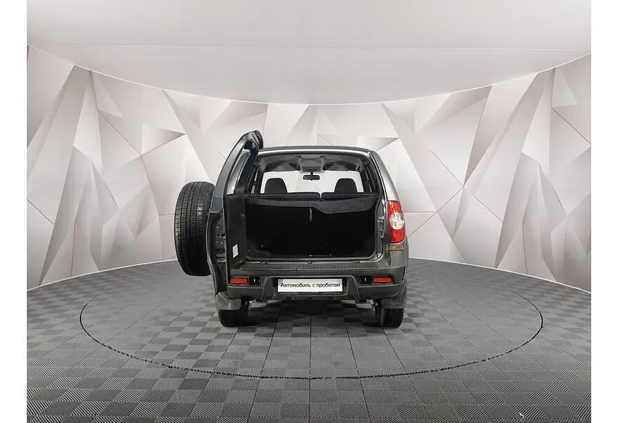 Chevrolet Niva 1.7 MT (80 л.с.) Серый в АВИЛОН. Слайд №12