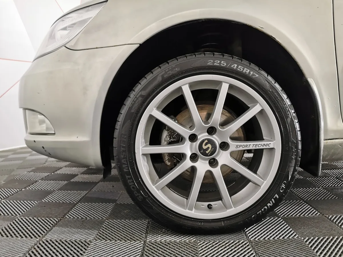 Skoda Octavia 1.8 TSI MT (152 л.с.) Ambition (CKD) Серебристый в АВИЛОН. Слайд №9