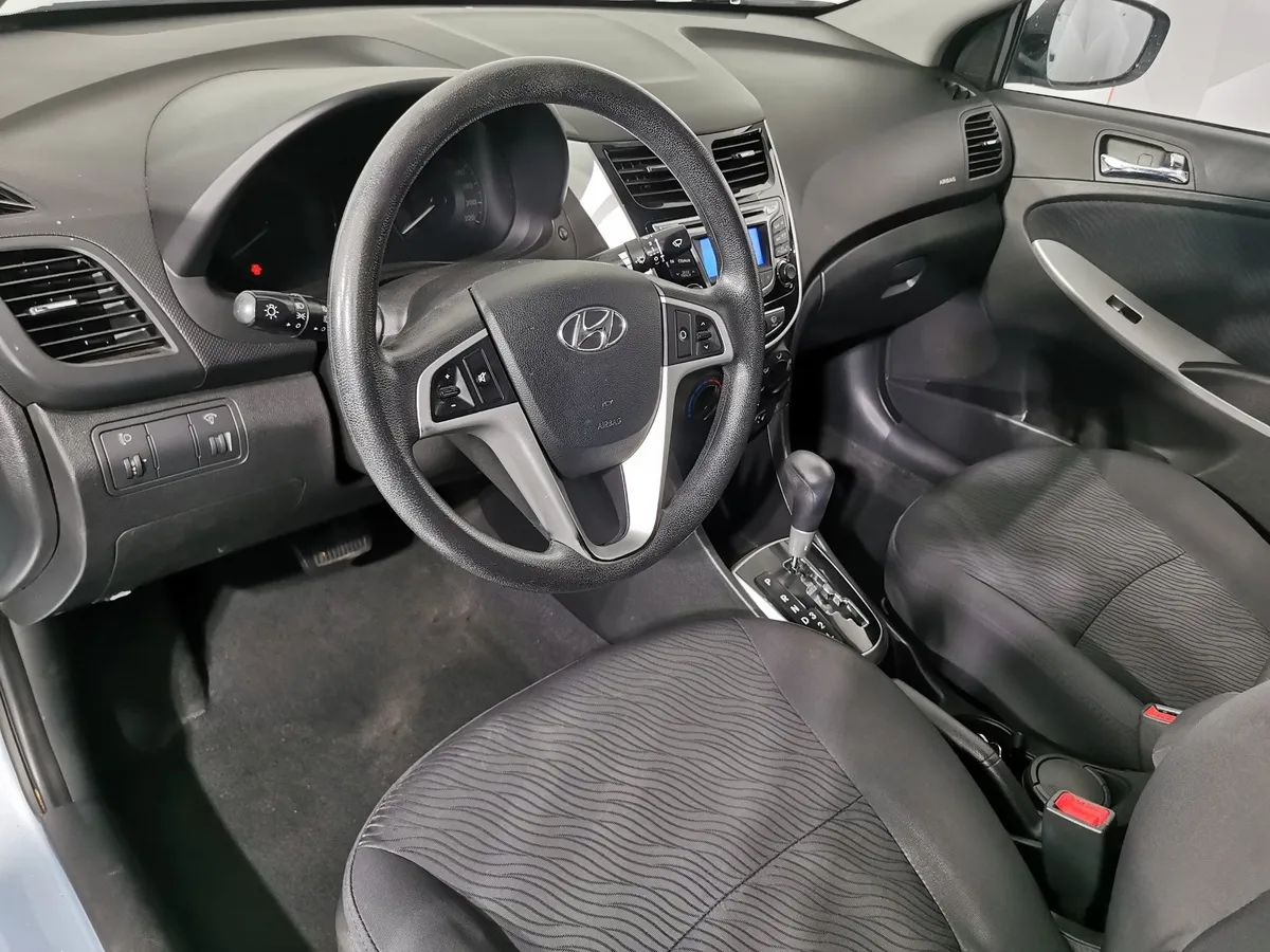 Hyundai Solaris 1.4 AT (107 л.с.) Comfort Голубой в АВИЛОН. Слайд №17