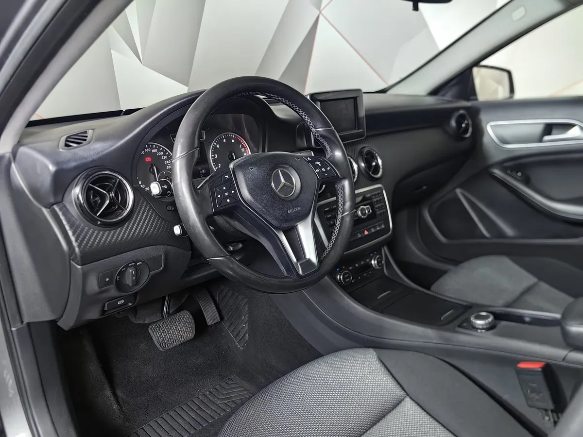 Mercedes-Benz GLA 200 7G-DCT (150 л.с.) Особая серия Серый в АВИЛОН. Слайд №19