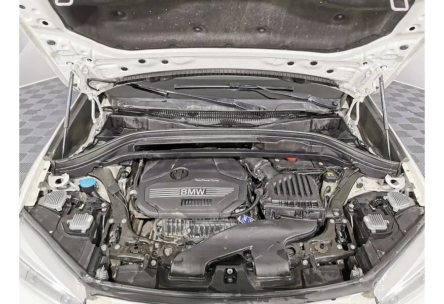 BMW X1 18i sDrive AT (136 л.с.) Advantage Белый в АВИЛОН. Слайд №10