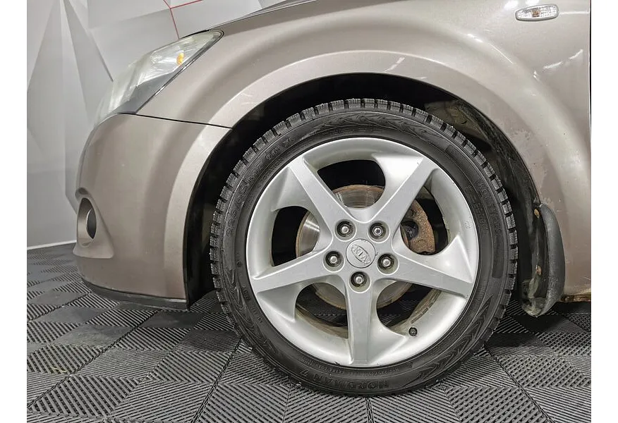 Kia Ceed 2.0 AT (143 л.с.) Бежевый в АВИЛОН. Слайд №9 Kia Ceed 2.0 AT (143 л.с.) Бежевый в АВИЛОН. Слайд №9