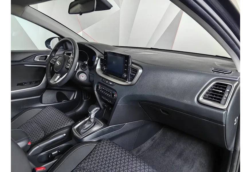 Kia Ceed 1.6 MPI AT (128 л.с.) Comfort Черный в АВИЛОН. Слайд №9