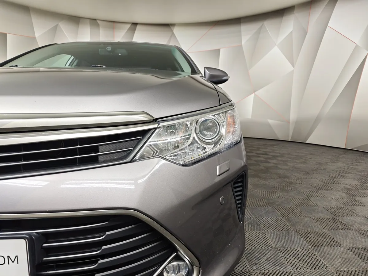 Toyota Camry 2.5 AT (181 л.с.) Стандарт Серый в АВИЛОН. Слайд №10