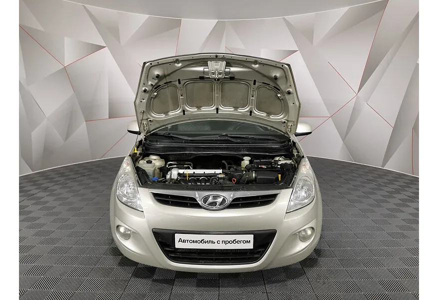 Hyundai i20 1.4 AT (101 л.с.) Бежевый в АВИЛОН. Слайд №11