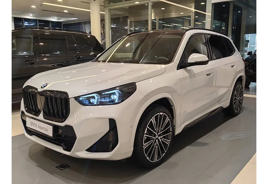 АВИЛОН - BMW X1 xDrive25 Li (204 л.с.) Белый - slide 0