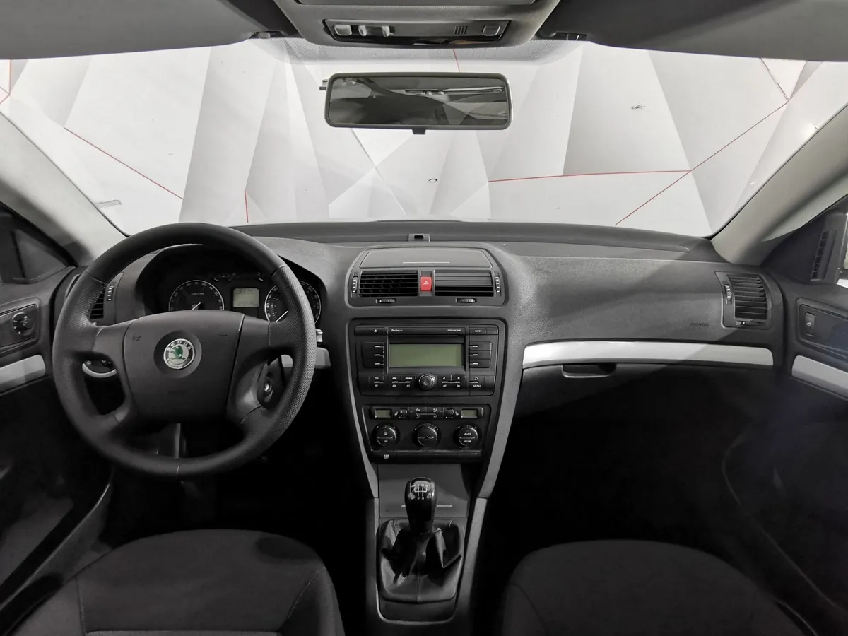 Skoda Octavia 1.6 FSI MT (115 л.с.) Серый в АВИЛОН. Слайд №13