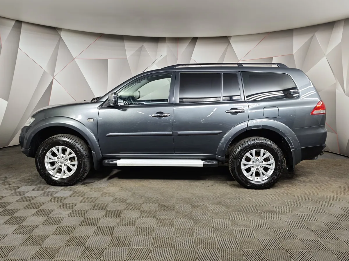 Mitsubishi Pajero Sport 2.5 DI-D AT AWD (178 л.с.) Серый в АВИЛОН. Слайд №5