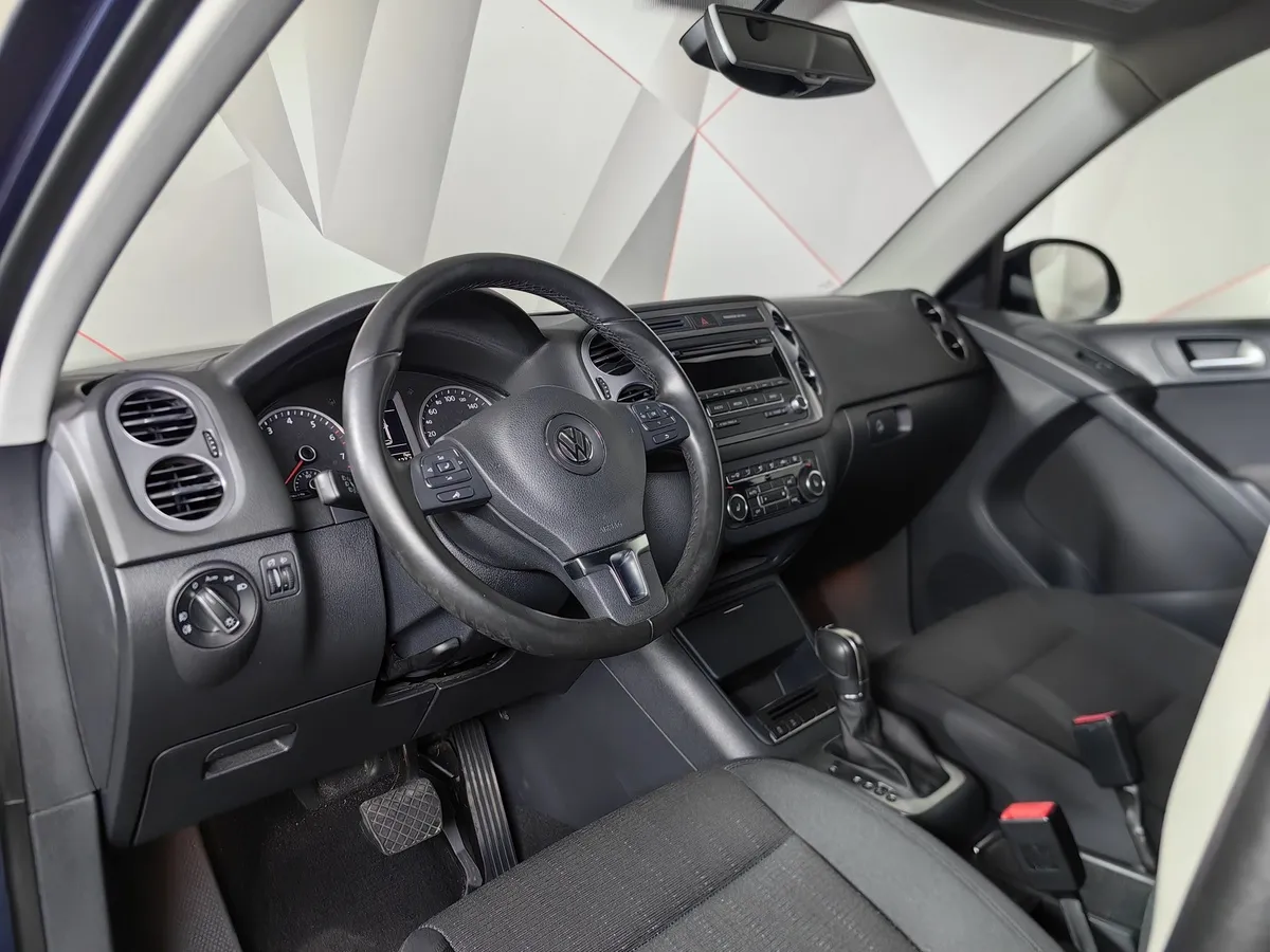 Volkswagen Tiguan 1.4 TSI BlueMotion DSG (150 л.с.) Comfortline Синий в АВИЛОН. Слайд №19