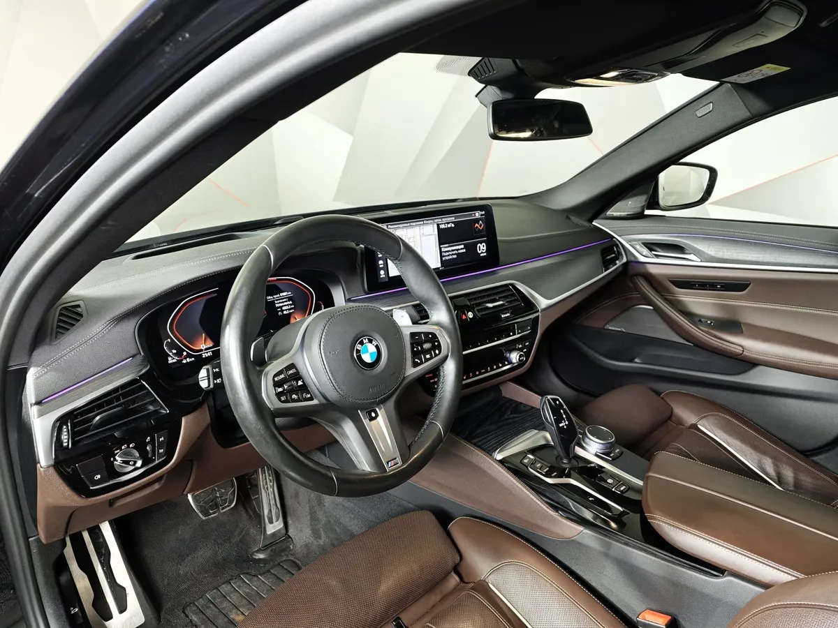 BMW 5 серия 530d xDrive Steptronic (249 л.с.) Base (Локальная сборка) Черный в АВИЛОН. Слайд №12