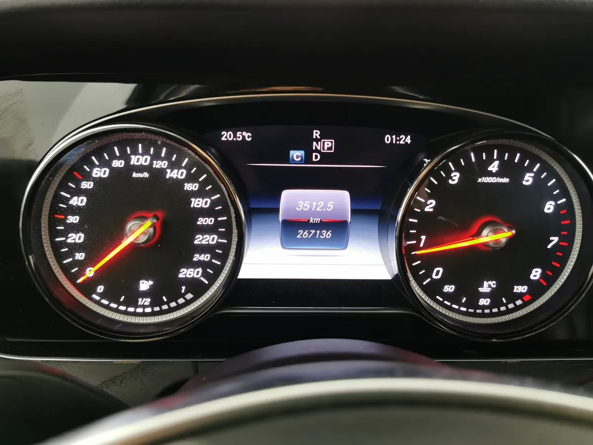 Mercedes-Benz E-Класс E 200 9G-TRONIC (197 л.с.) Черный в АВИЛОН. Слайд №17