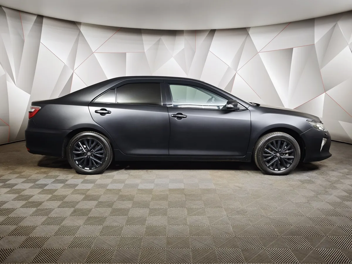 Toyota Camry 2.5 AT (181 л.с.) Стандарт Черный в АВИЛОН. Слайд №6