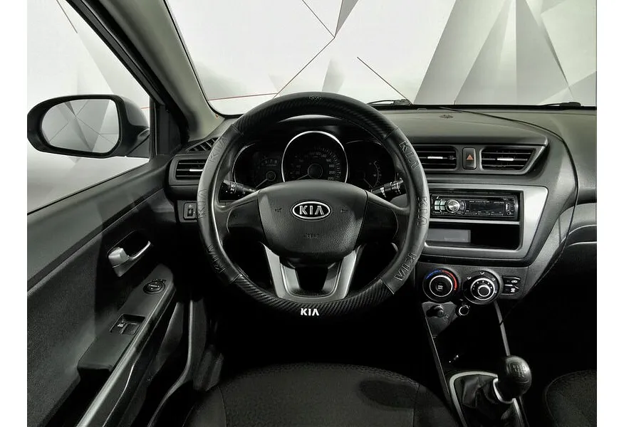 Kia Rio 1.4 MT (107 л.с.) Серебристый в АВИЛОН. Слайд №19