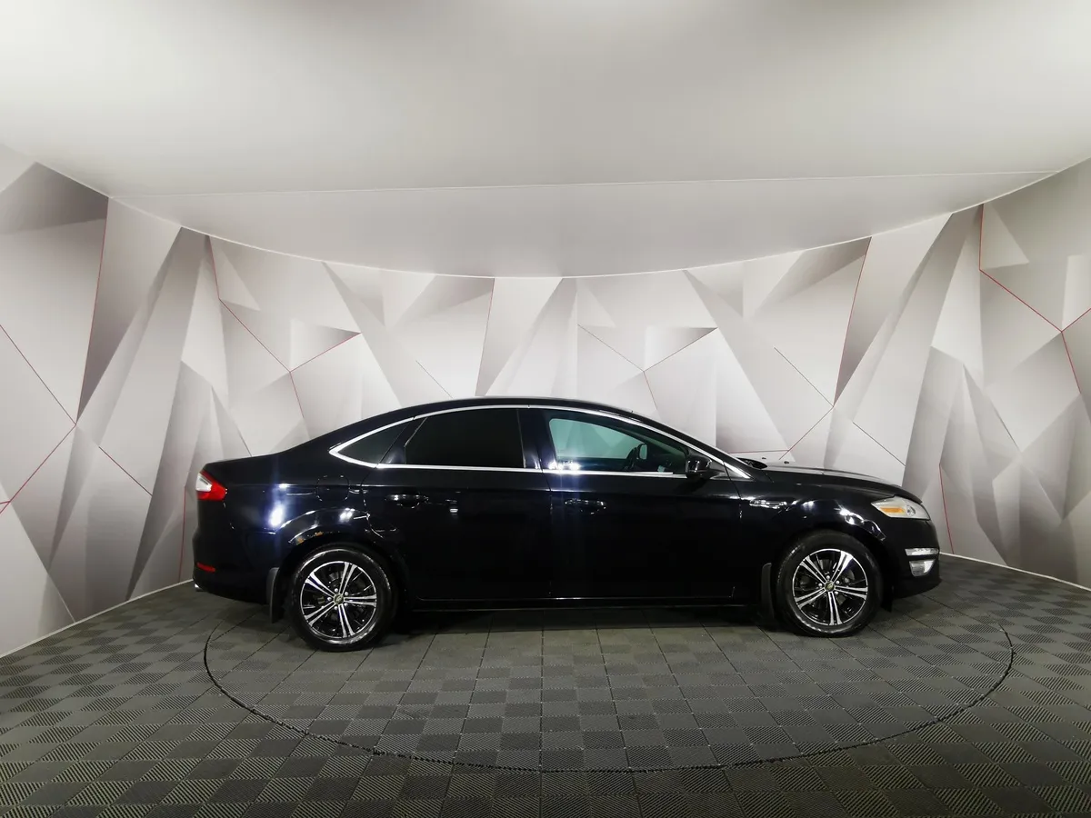 Ford Mondeo 2.0 EcoBoost PowerShift (200 л.с.) Titanium Черный в АВИЛОН. Слайд №6